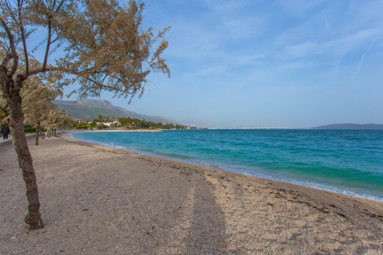 Seafront Apartment In Historical Cippico Castle Kaštela Екстериор снимка